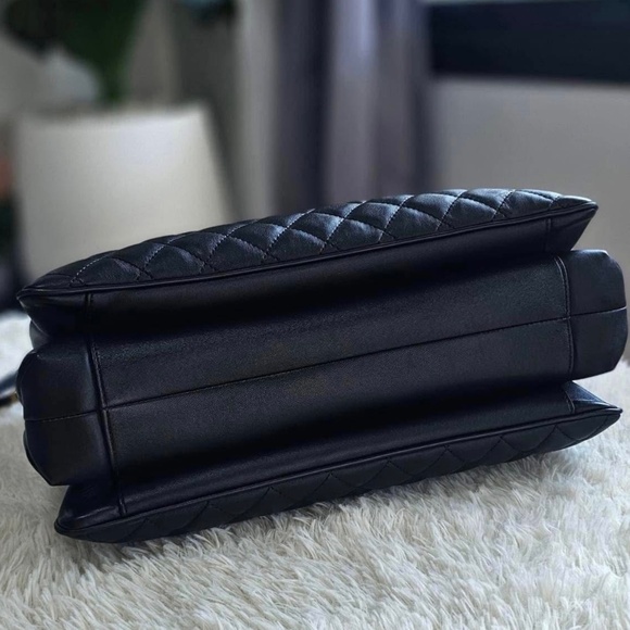 Chanel bag - Picture 2 of 4